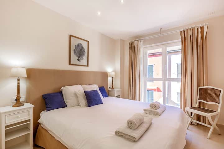 Chumba cha kulala 2 na bafu ya chumbani, nyumba ya kifahari yenye mandhari ya bahari na bwawa la kukodi, Puerto Sotogrande, Uhispania