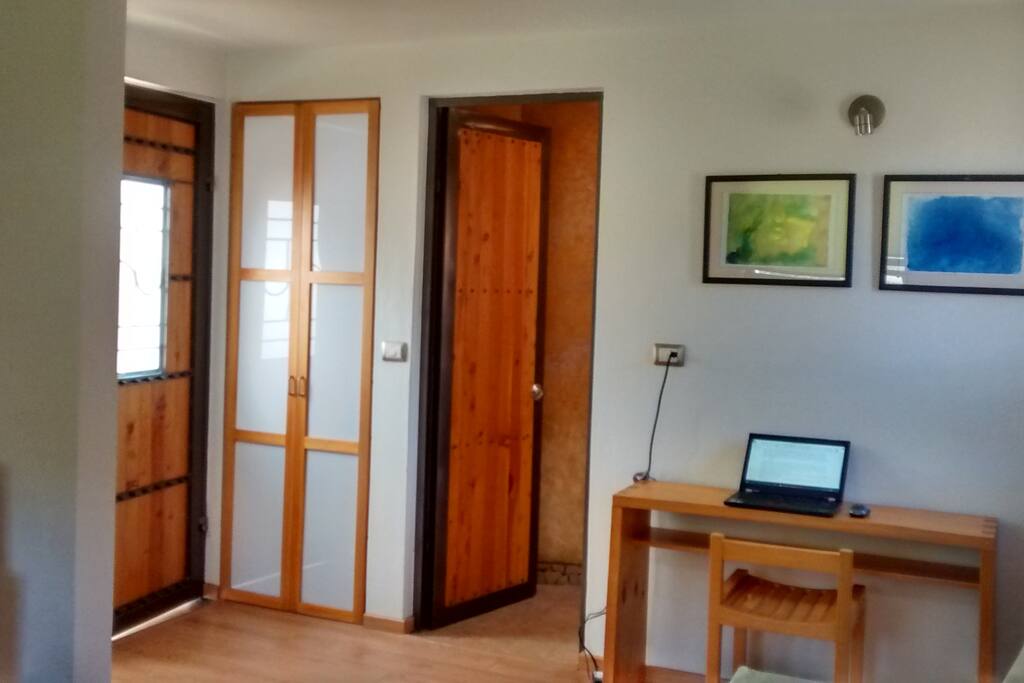 Recamara amplia e iluminada con closet
