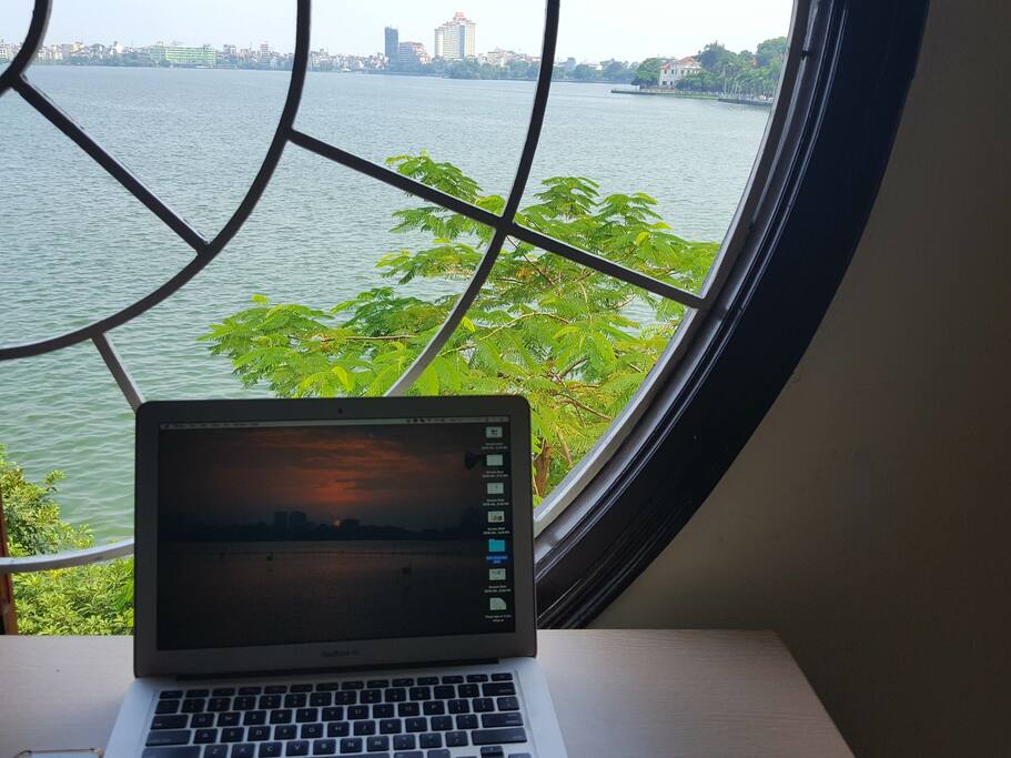 Ideal working corner