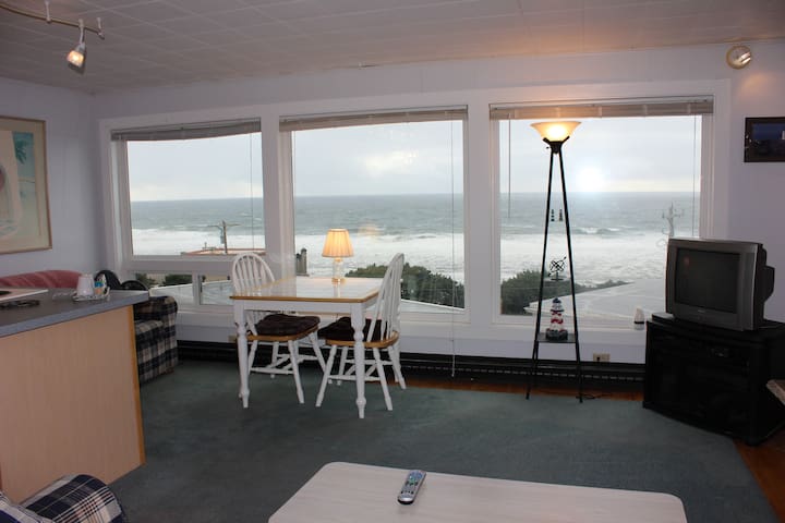 Relaxing Getaway by the sea