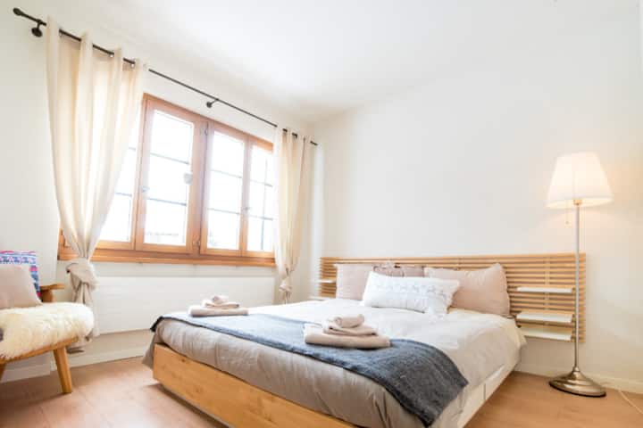 Bedroom 2: with queen size bed. TV