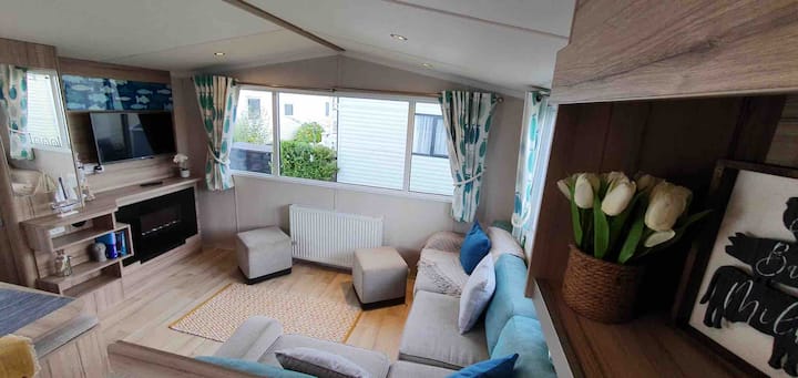 Luxurious Caravan In Lyons Holiday Park, Rhyl - Rhyl