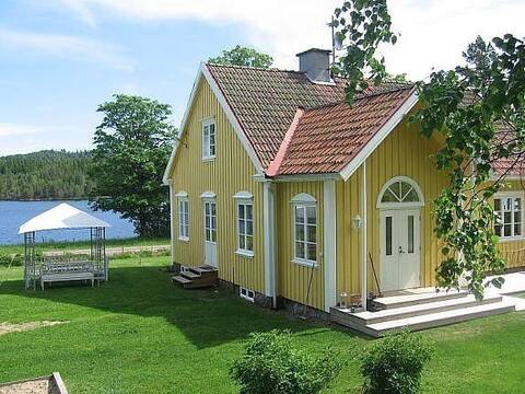 Cottage by the lake - with 15 beds