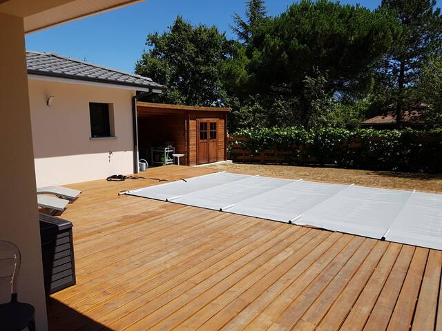 *L’élégante* Maison-climatisée-piscine chauffée gallery image 5