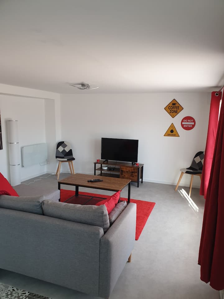Maison Familiale 4 Chambres Avec Piscine - Auxerre