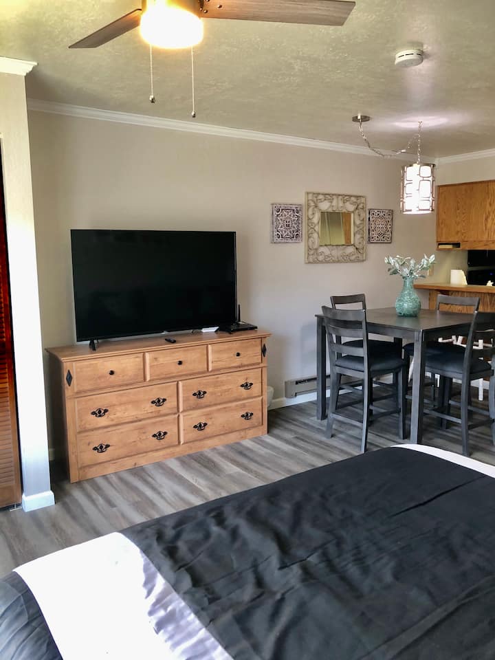 Cozy And Modern Vacation Pad With Amazing Views - Brian Head, UT
