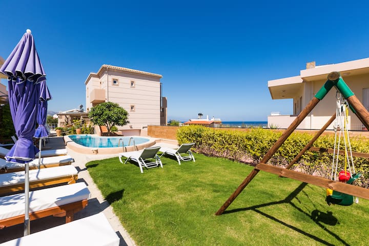 Family Days Near the Beach Await! gallery image 3