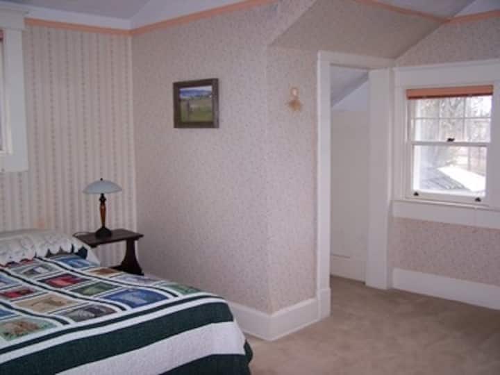 Laird House B&BNorth Room Bed and breakfasts for Rent in Potlatch