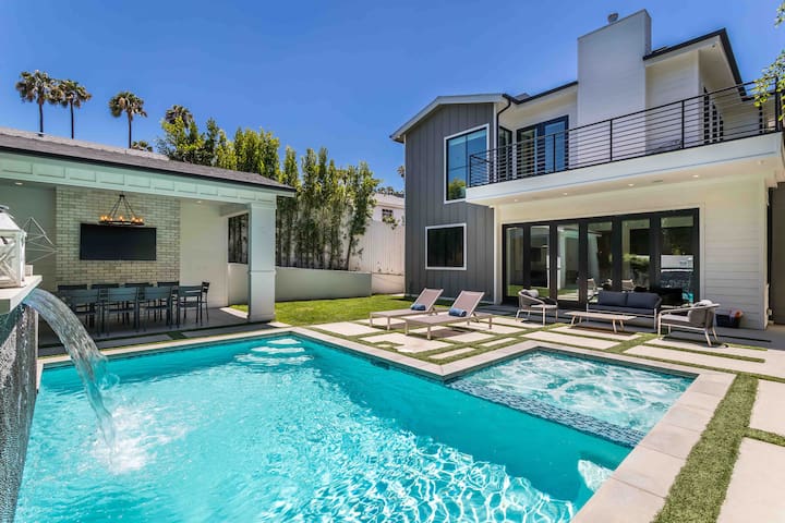 Modern and Quiet 4 Bedroom Home. West Hollywood