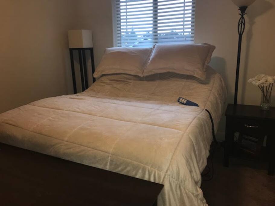 Adjustable Foundation under mattress.