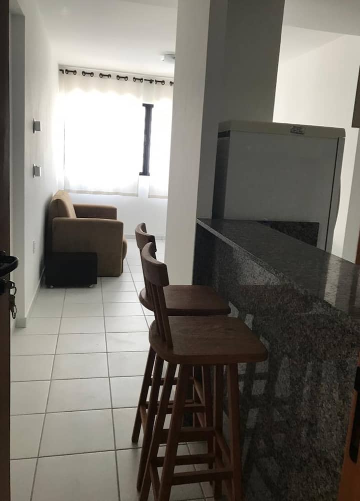 Vista a la puerta, entrada al apartamento.
