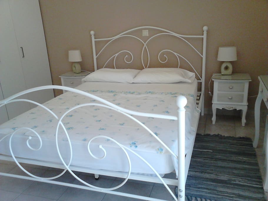 1st bedroom romandic style...