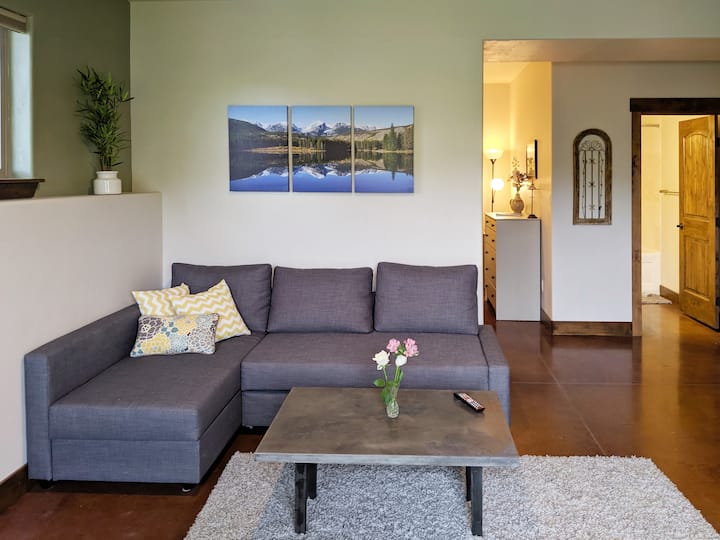 New! Private Intown Galaxy Dr. Guest Suite W/views - Durango, CO