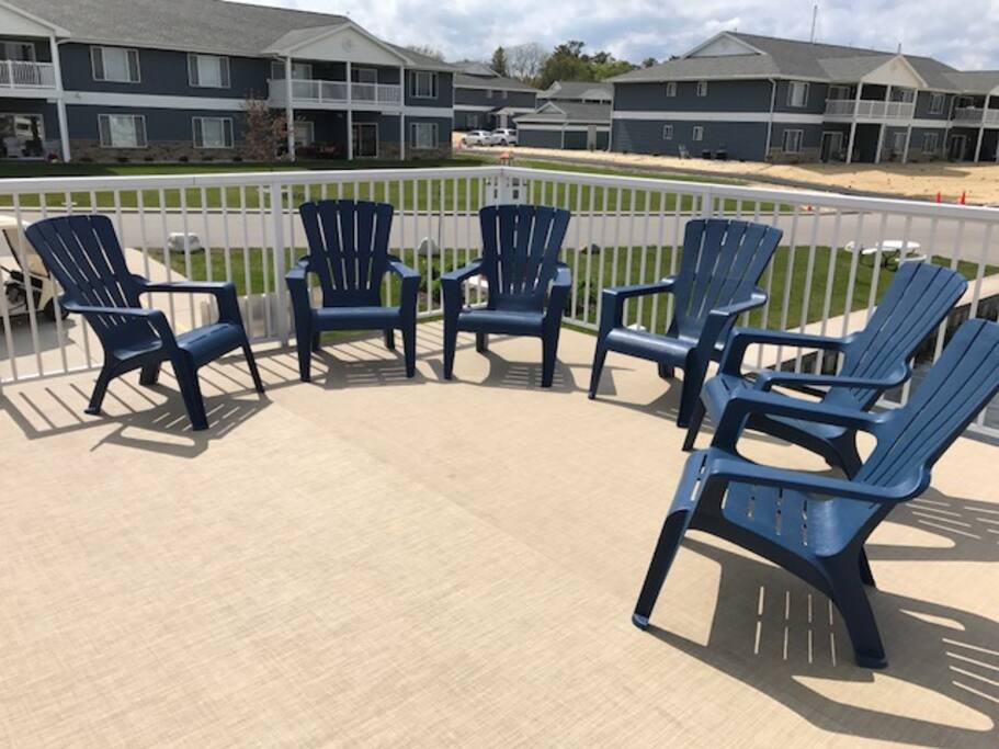 Top deck for lounging in the sun