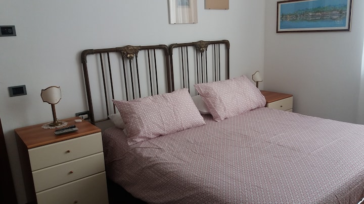 Dvokrevetna soba s bračnim krevetom