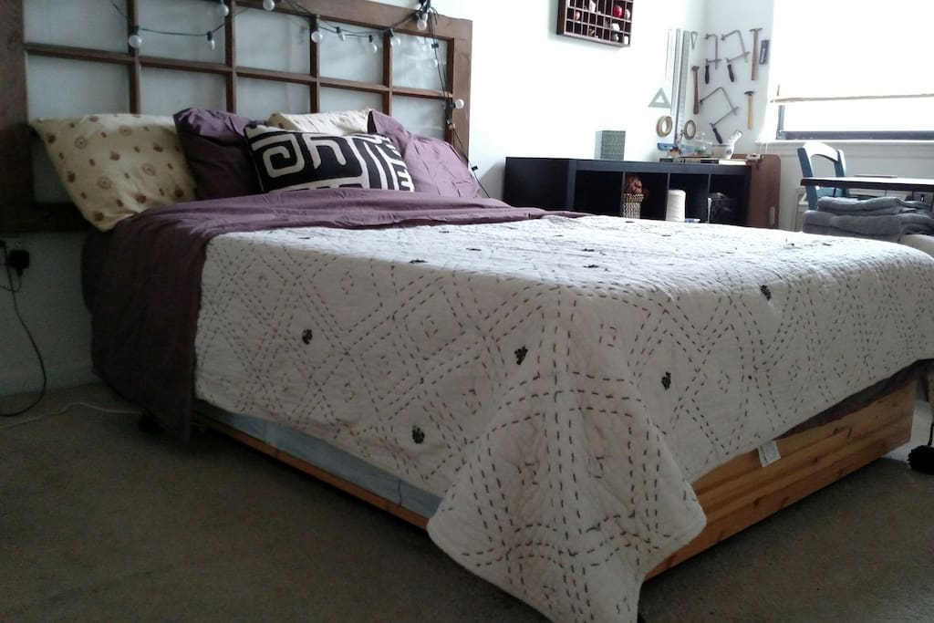 Queen memory foam bed