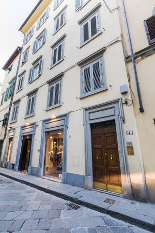 Duomo – SMN | Sandrose Flat gallery image 2