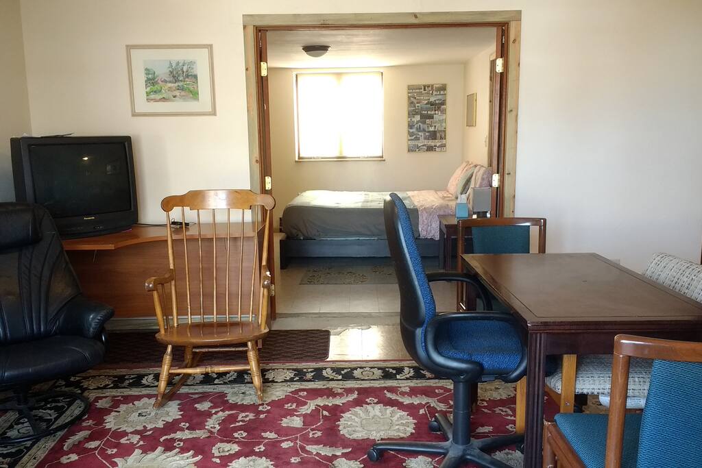 Big Living Room and Bedroom w/Loungers and Rocking Chair