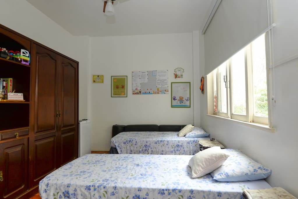 Dormitório com cama de solteiro ou cama de casal
Dormitory with single bed or double bed