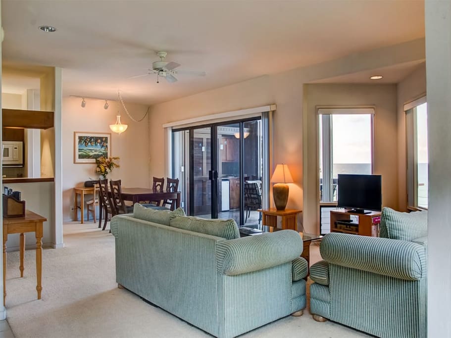kanaloa-2of-2702-living-room-02.jpg