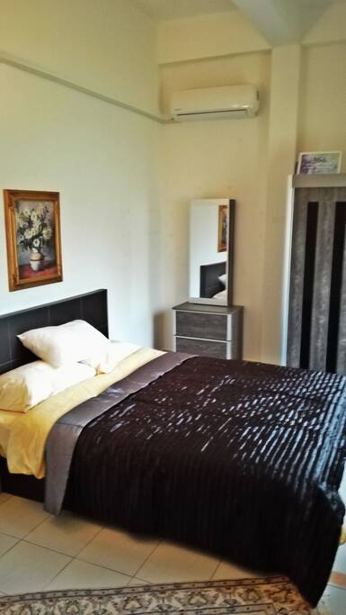 Room 01