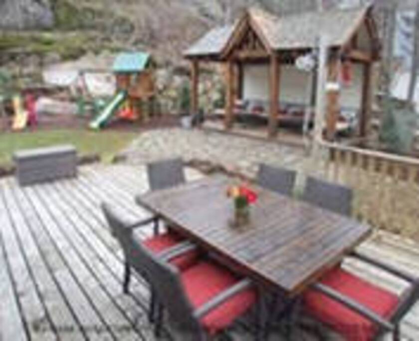 Outdoor deck