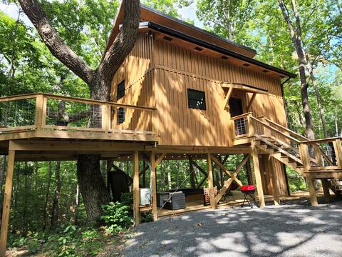 Red Room Cabin ~ The Treehouse Dungeon for Couples