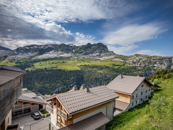 Flaine, Arâches-la-Frasse Vacation Rentals & Homes - Arâches-la-Frasse,  France | Airbnb