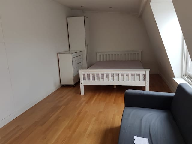 Airbnb Eynesbury Vacation Rentals Places To Stay England
