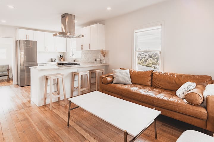 Silverlake Hillside Bungalow Retreat