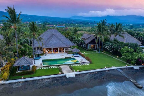 Luxury Beachfront Villa Nusa Indah CHSE certified