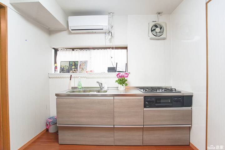 新宿6bedroom温馨别墅，110平米两套独立卫浴，车站6分 gallery image 3