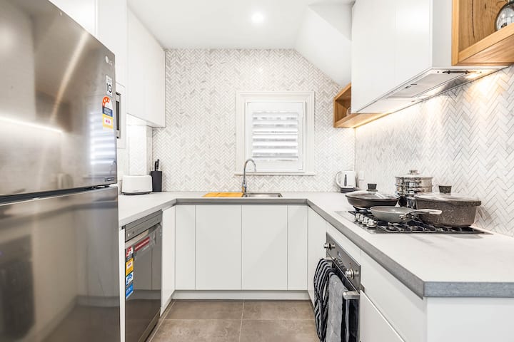 2 Bed Luxury Apart In Millers Point Self Catering - Australian National Maritime Museum, Sydney