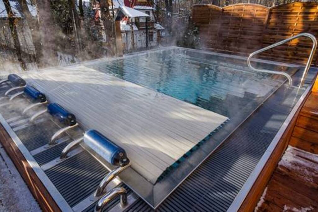 Jacuzzi