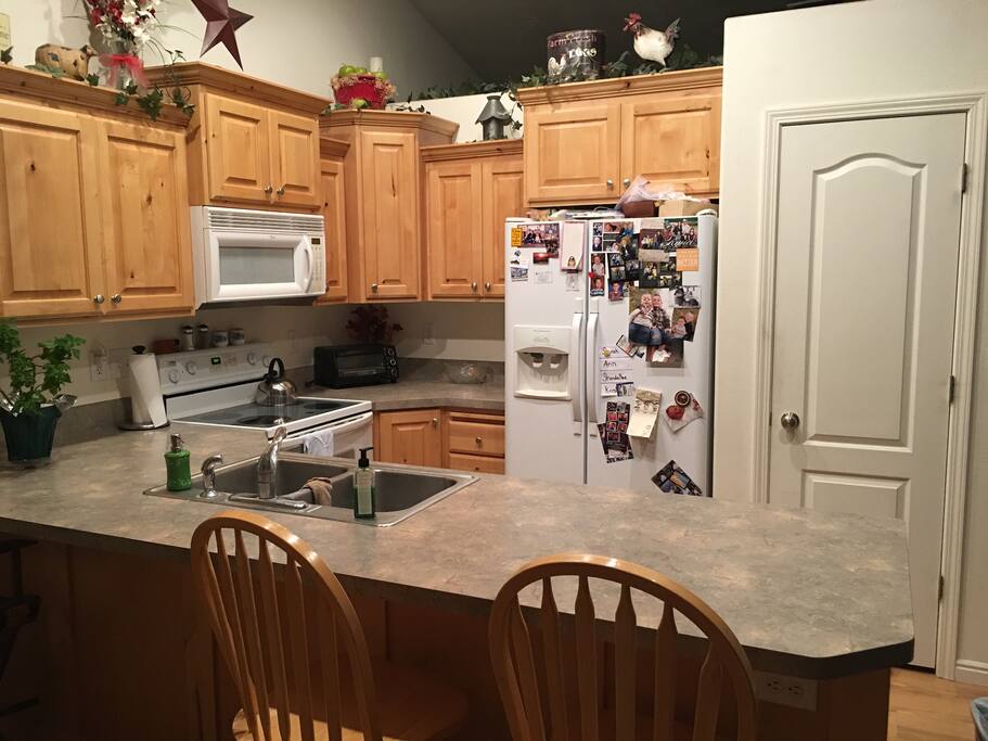 2nd photo of kitchen