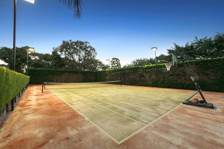 Holiday dream! Spa, Pool, Tennis, In ground tramp! gallery image 4