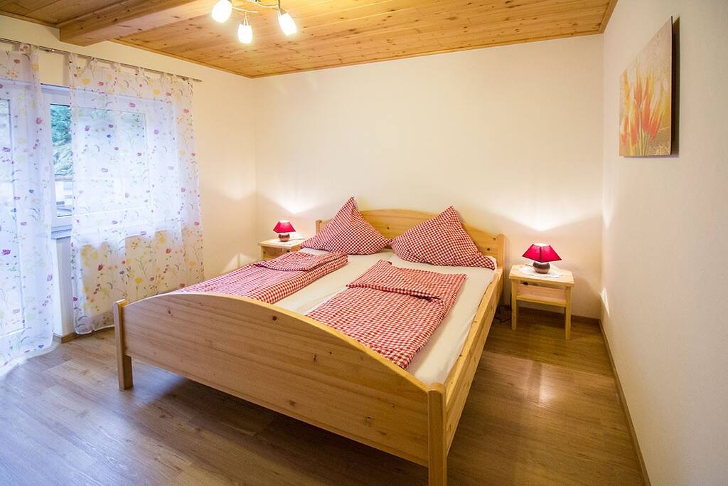 Neue Ferienwohnung mit eigenem Holz