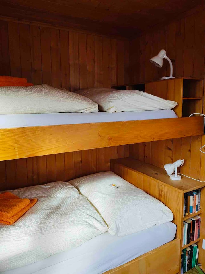 Kitanda cha ghorofa ya chini