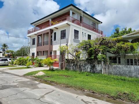 Apex Boutique Apartments 3 /2 beds