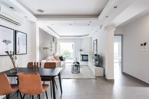 Modernized & Spacious 2BD Apartment in Chalandri