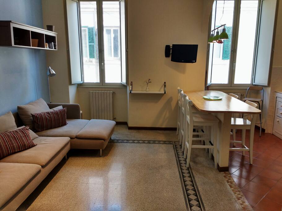 DINING/SITTING ROOM