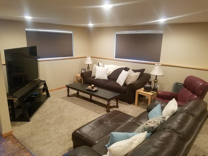 Tranquil Stylish 1 Br With Self Check In - Minot, ND