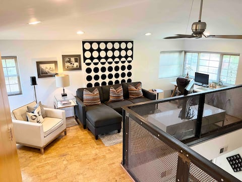 Top performing Airbnb: Studio 13 in heart of Downtown Phoenix ! in Central City