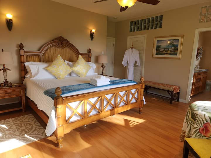*Exquisite Guest Suite on Botanical 5 acre Estate