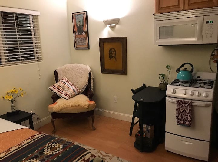 Downtown Garden Haven Studio - Ukiah, CA