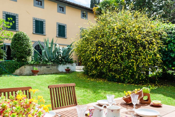 Airbnb Ponte A Egola Vacation Rentals Places To Stay