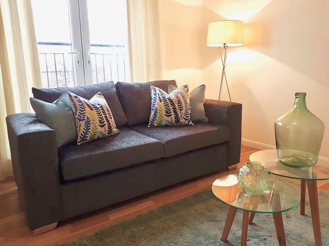 Harrison - Castleford Luxury Apartment