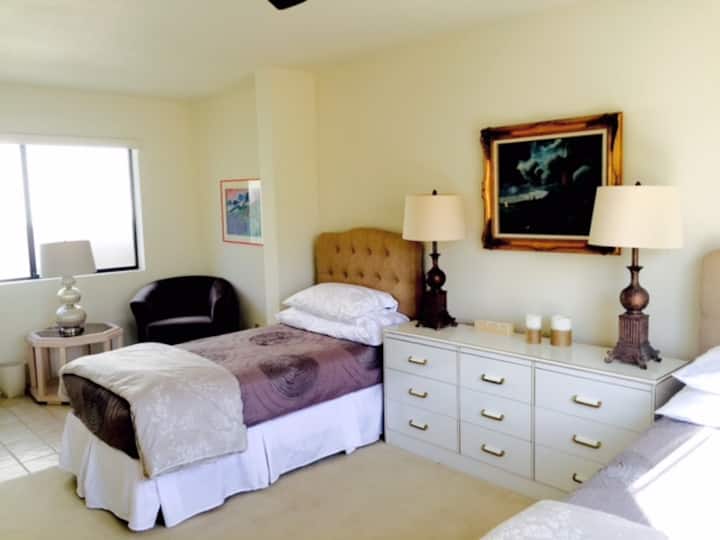 Habitación doble con dos dormitorios.