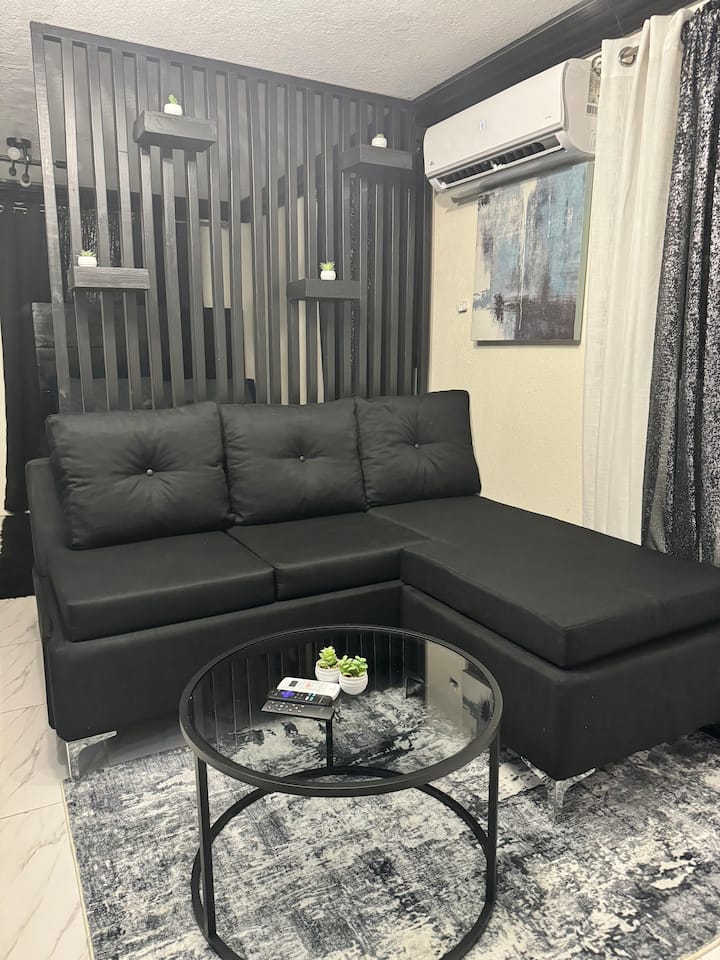 Modern Luxe Escape 3| 1-br Studio In Central Area - Barbados