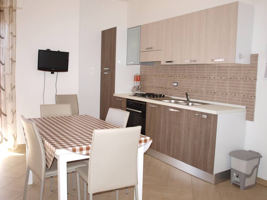Zona giorno e cucina